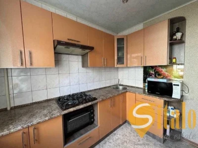 Продаж 3- х кімнатної квартири на Сергія Синенко