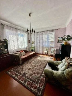Продается кирпичный двухэтажный дом