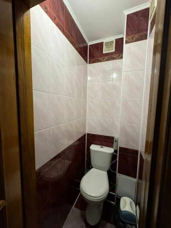 3 room apartment in a brick building. Great option for rent.