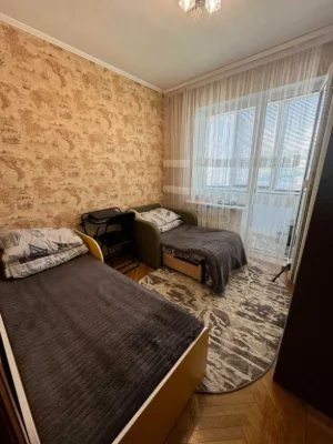 3 room apartment in a brick building. Great option for rent.