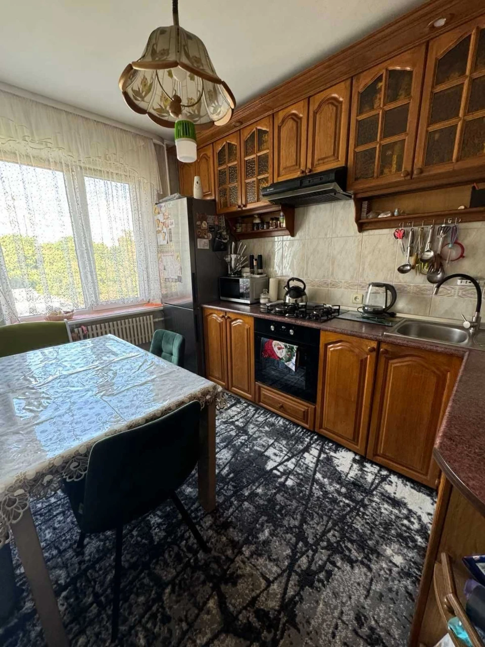 3 room apartment in a brick building. Great option for rent.