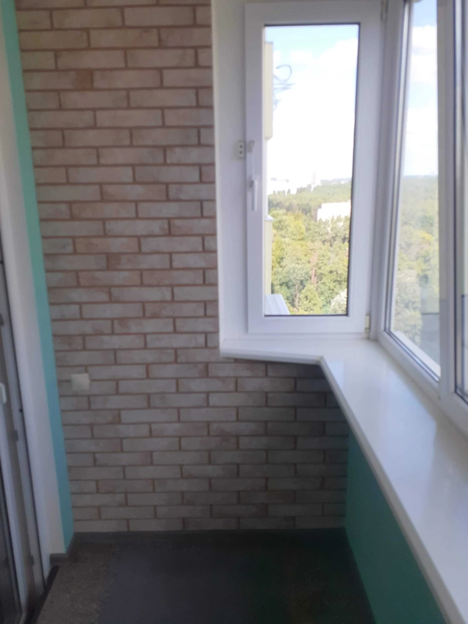 For sale 1-room apartment in residence "Parkovy Ozero". Metro Darnytsia