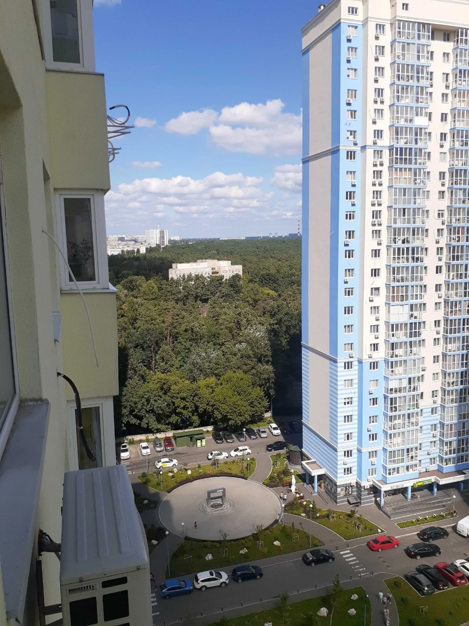 For sale 1-room apartment in residence "Parkovy Ozero". Metro Darnytsia
