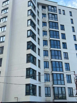Продається 2 кім квартира в центральній частині міста .