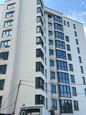 Продається 2 кім квартира в центральній частині міста .