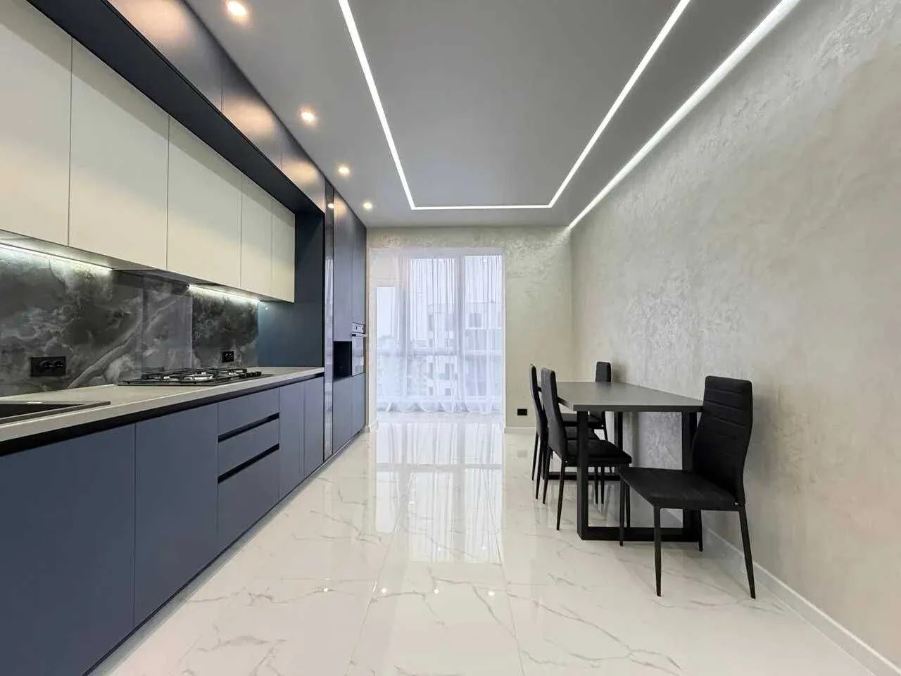 Great Price! Large 2-room apartment in the city center, furnished and with appliances