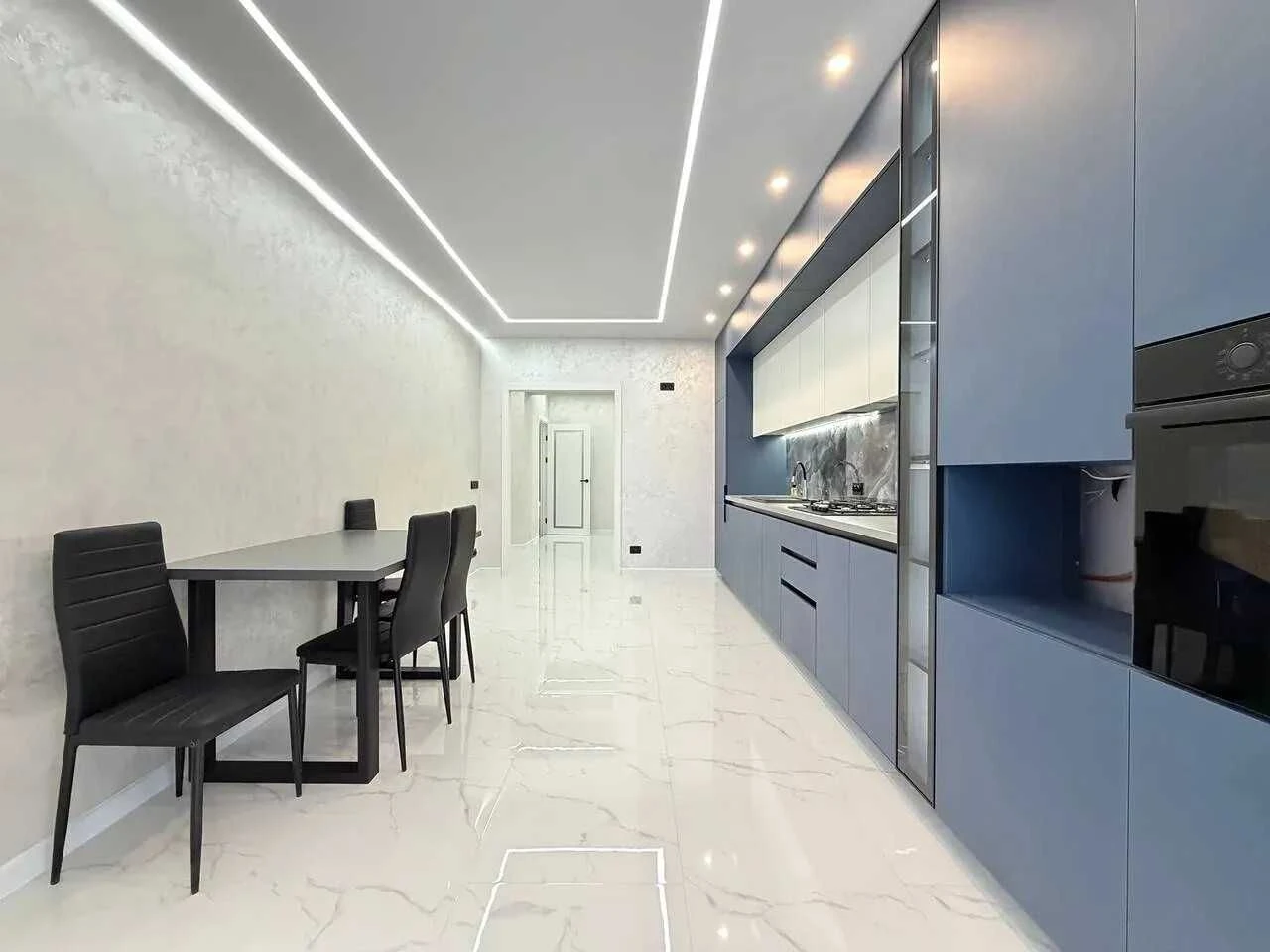 Great Price! Large 2-room apartment in the city center, furnished and with appliances