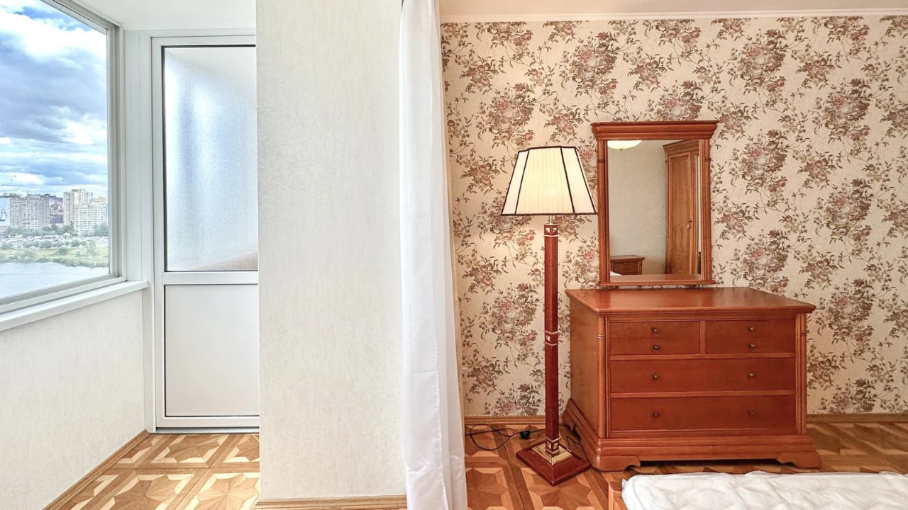 Продается 3-комнатная квартира 97 м², улица Драгоманова, 31В