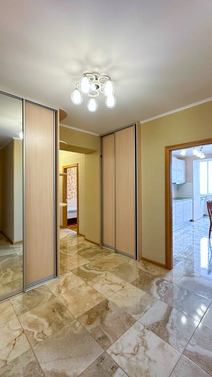 Продается 3-комнатная квартира 97 м², улица Драгоманова, 31В