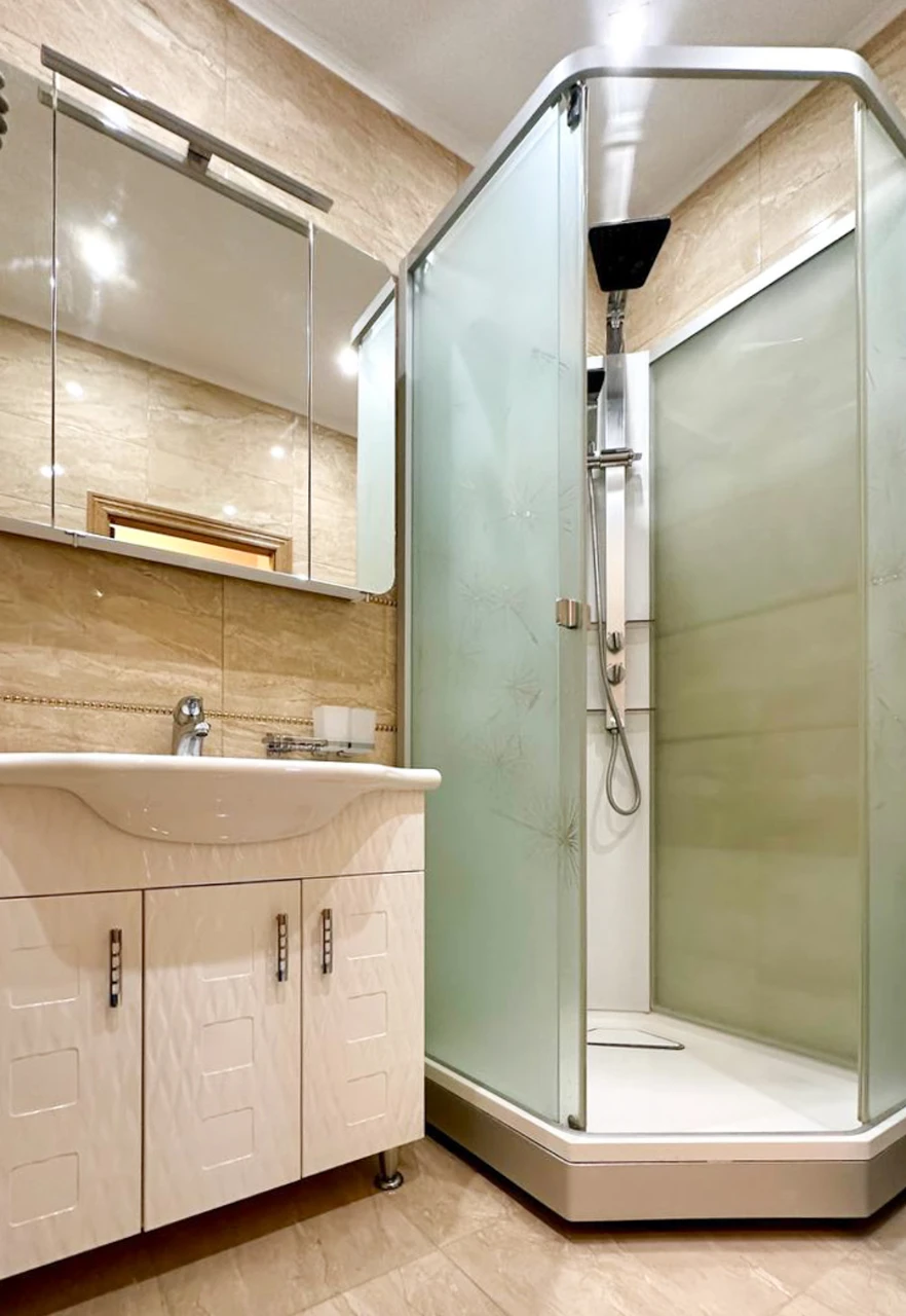 Продается 3-комнатная квартира 97 м², улица Драгоманова, 31В