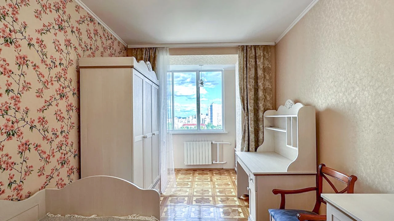Продается 3-комнатная квартира 97 м², улица Драгоманова, 31В