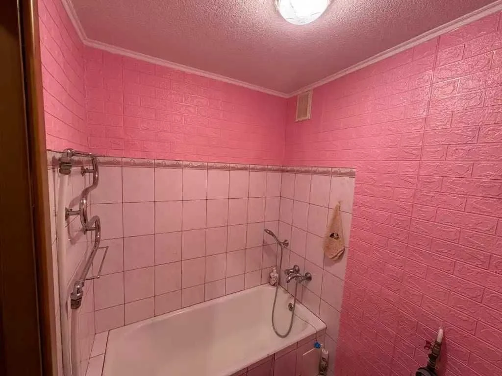 Sale of a 2-room apartment on Ziminikh Pokhodov Street, Meat Combine