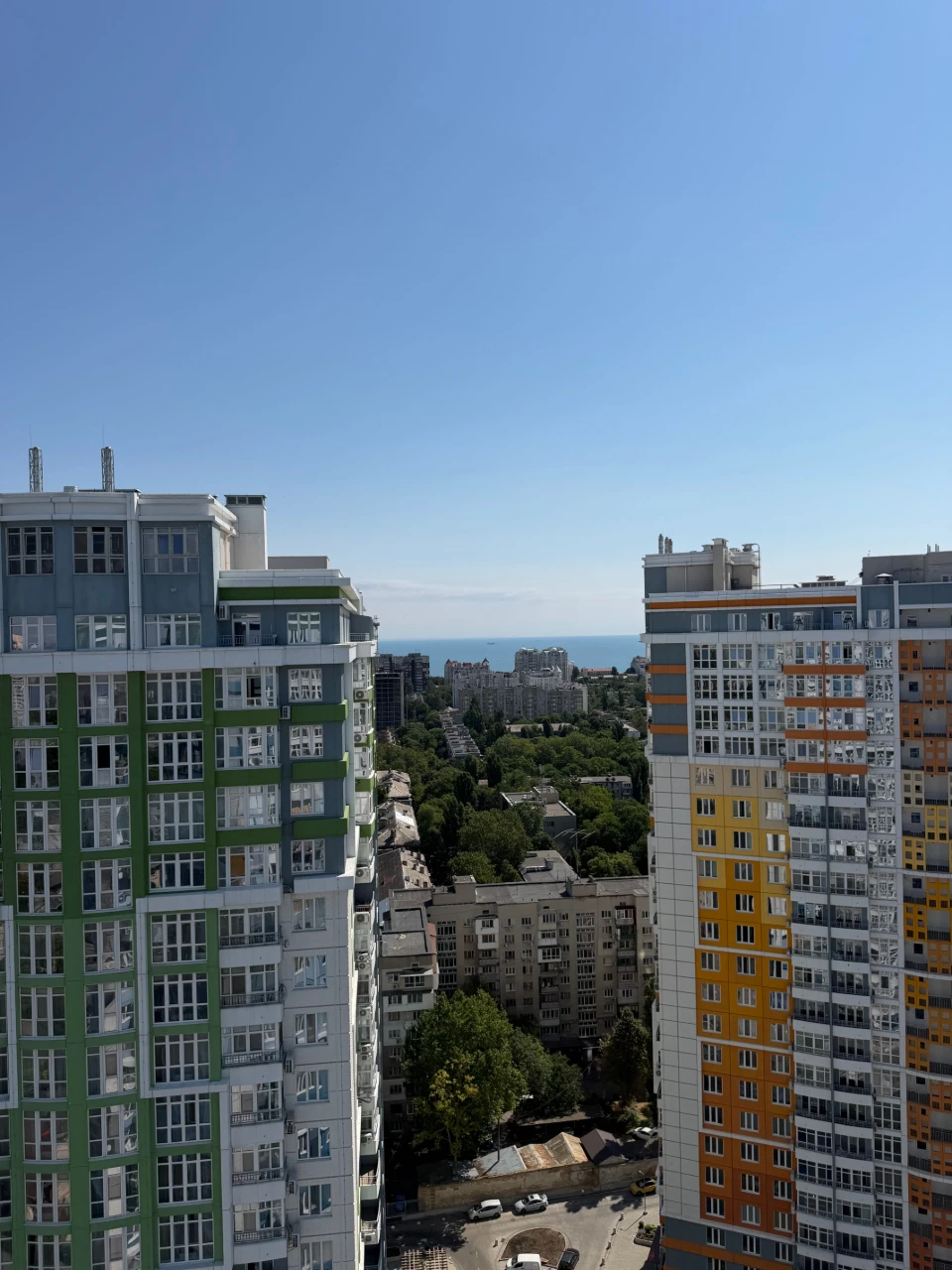 Продам 2-комнатную квартиру в ЖК «Четыре Сезона», синяя секц