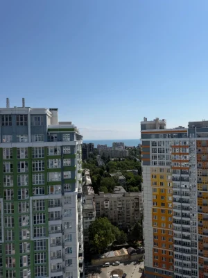 Продам 2-комнатную квартиру в ЖК «Четыре Сезона», синяя секц