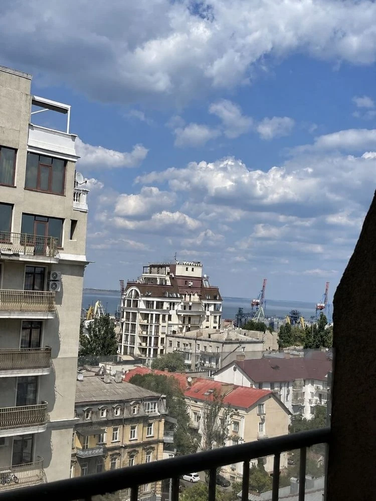 Продается светлая квартира, ул. Греческая 1а, Дом № 1