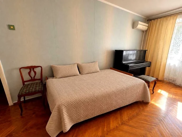Apartment. Odessa, Nezalezhnosti Street