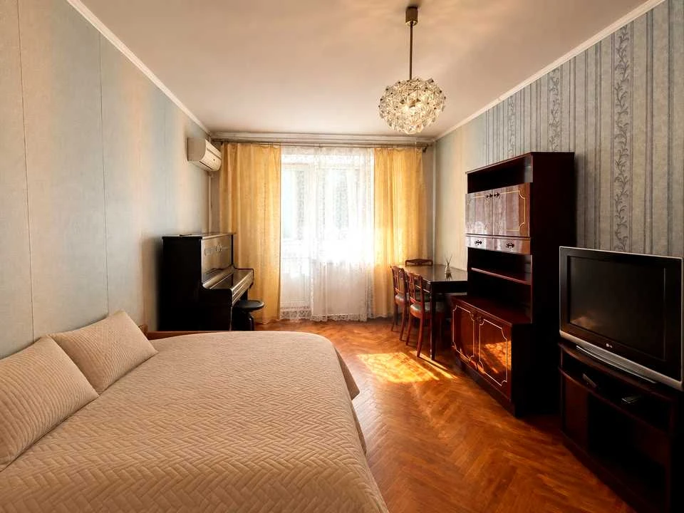 Apartment. Odessa, Nezalezhnosti Street