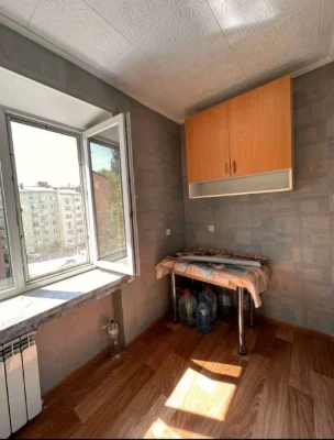 Квартира 1 кімнатна, 5/5, не кутова,  вул. 6 Слобідська 45,