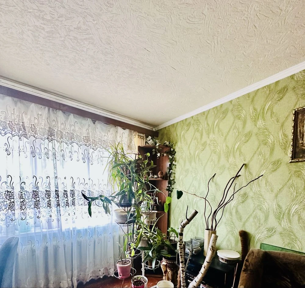 Продається 3-кімнатна квартира, Салтовка, район 8 Хлібозавод, цегла