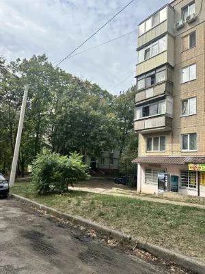 Продається 3-кімнатна квартира, Салтовка, район 8 Хлібозавод, цегла