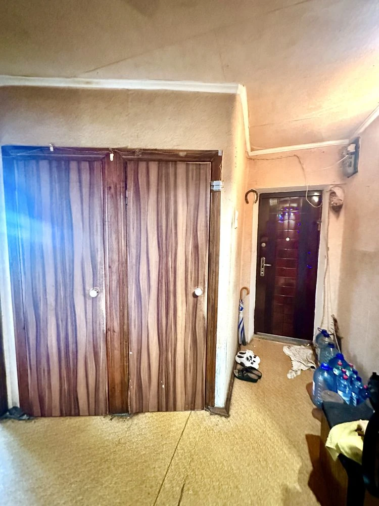 Продається 3-кімнатна квартира, Салтовка, район 8 Хлібозавод, цегла