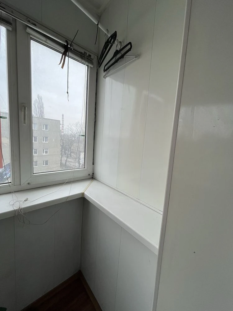 Продам 3-х комнатную сталинку