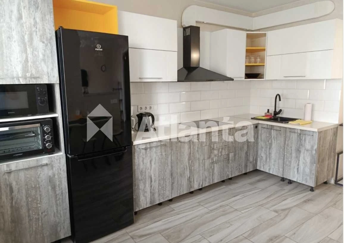 1-комнатная квартира 42 м² с ремонтом на улице Сахарова. Капитальный ремонт.