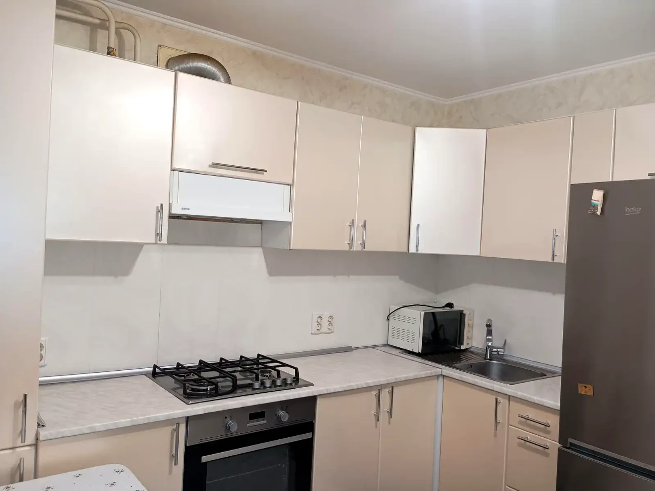 Оренда квартири 1-кімн. 45 м² 2/9 пов.