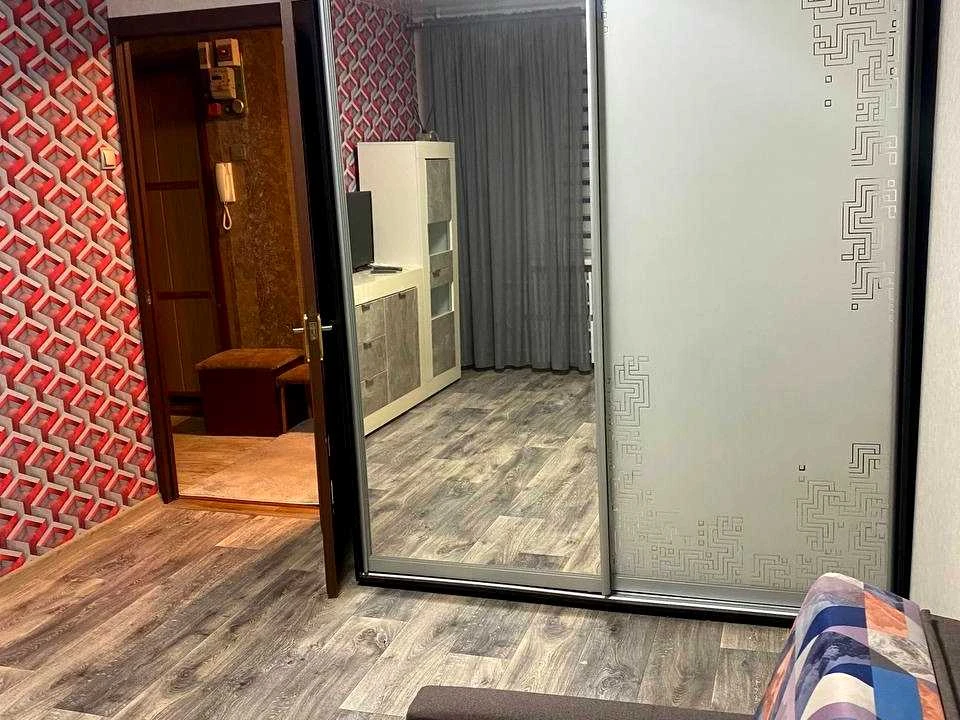 Apartment. Dnipro, Myr Avenue