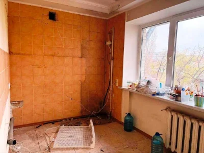 Продаж дворівневої 3-кімнатної квартири 76 м² біля метро «Го