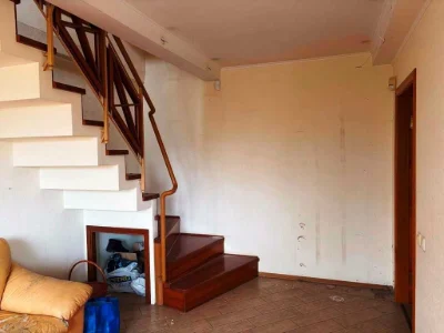 Продаж дворівневої 3-кімнатної квартири 76 м² біля метро «Го