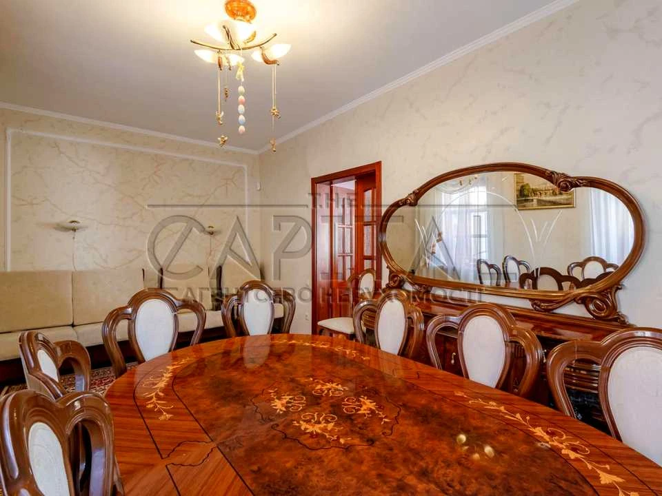 Будинок. Київ, Святошинська вул.