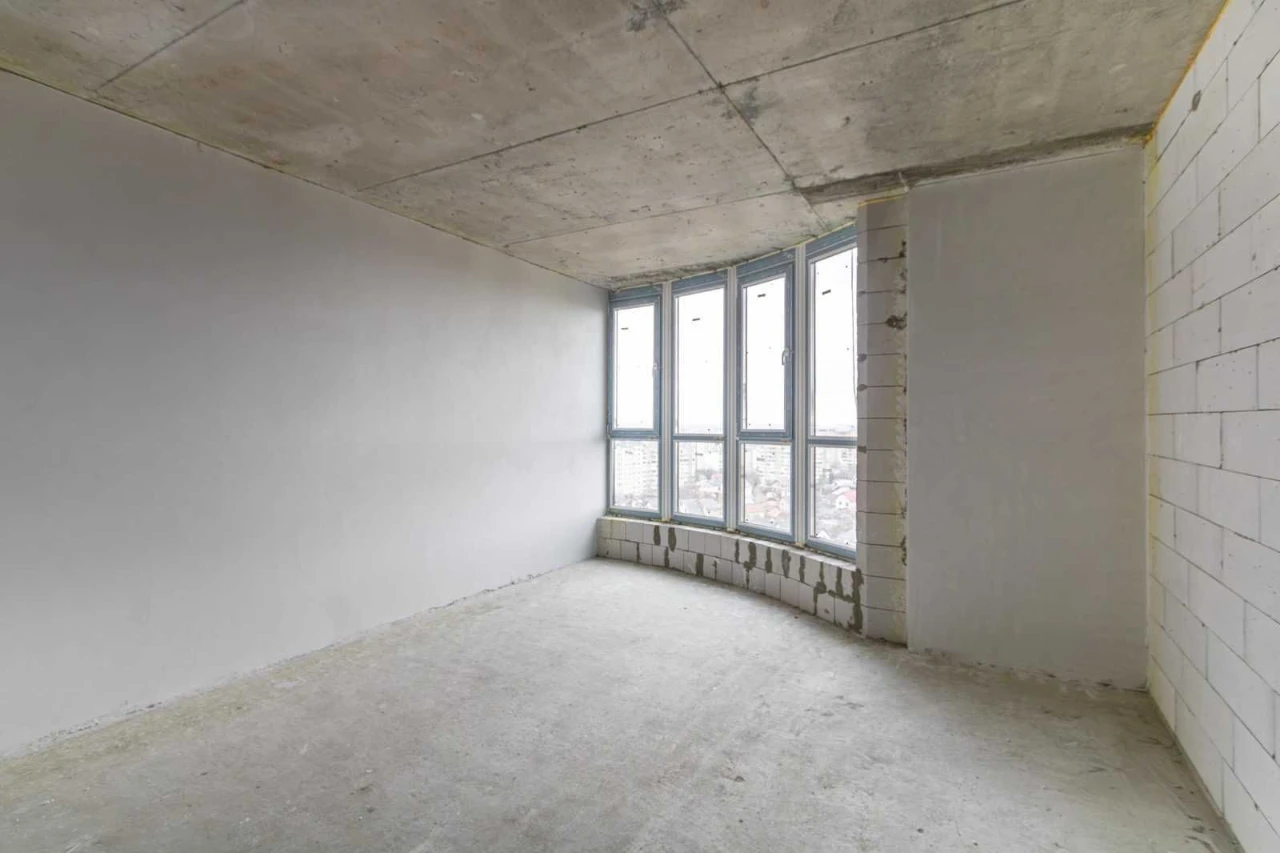 Spacious 1-bedroom apartment for sale in ЖК Листопа