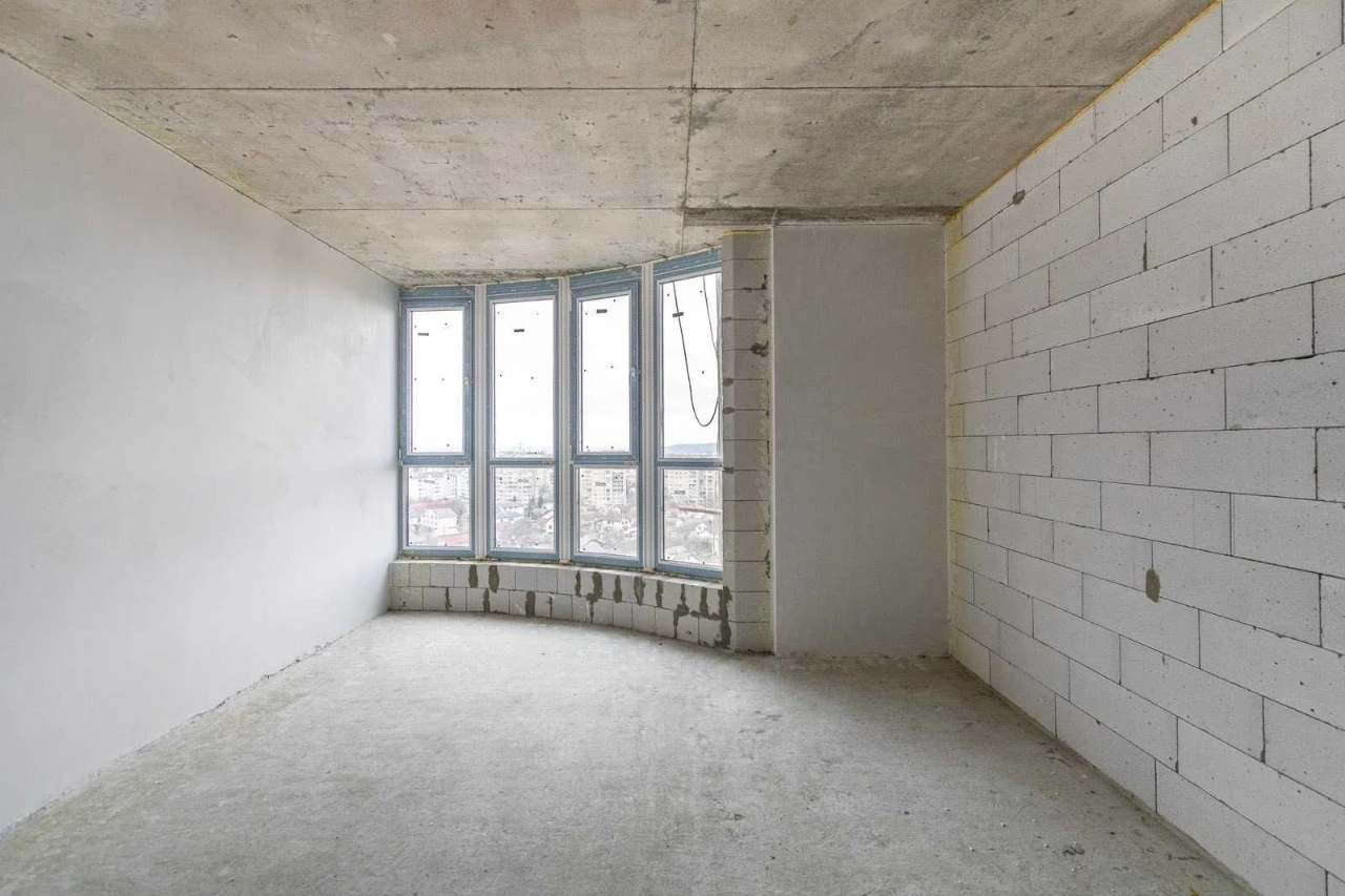 Spacious 1-bedroom apartment for sale in ЖК Листопа