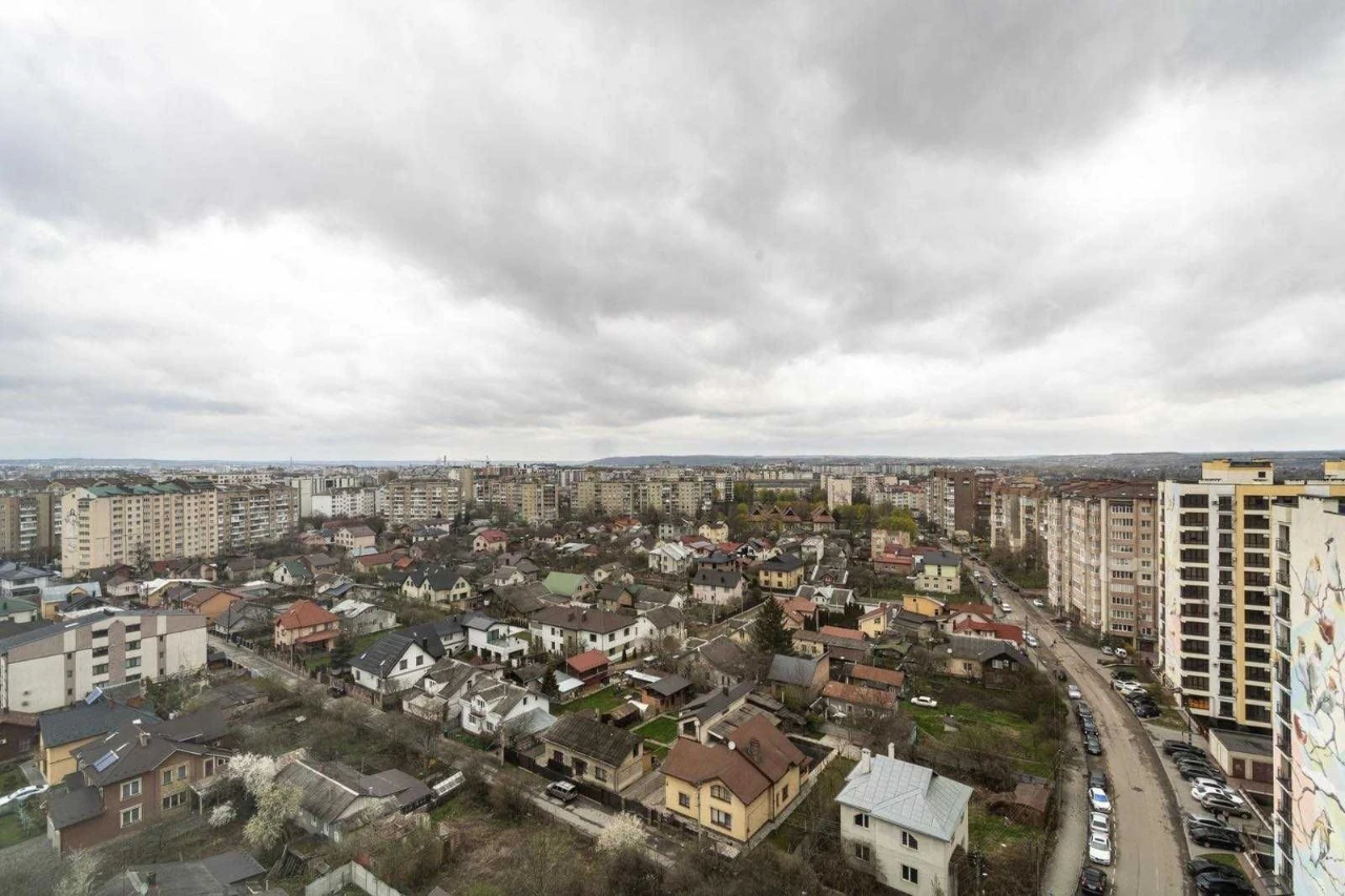 Spacious 1-bedroom apartment for sale in ЖК Листопа