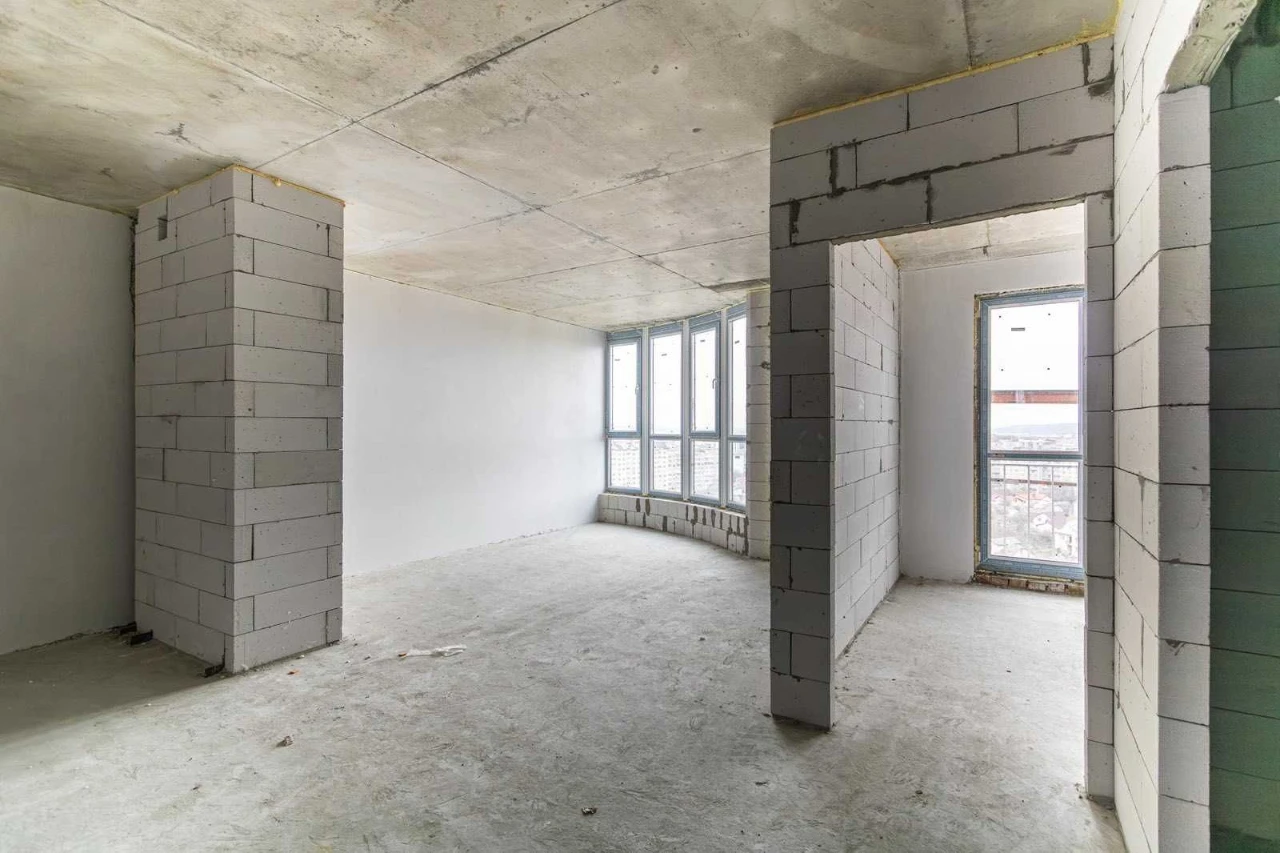 Spacious 1-bedroom apartment for sale in ЖК Листопа