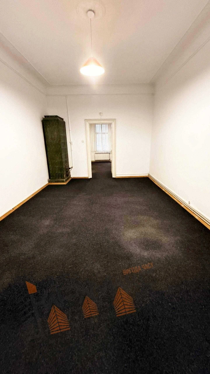 3-кімнатна квартира в австрійській кам'яниці з власним входом | Ціна