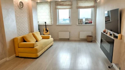 Sale of a 3-room apartment on Mykola Mikhnovsky Boulevard