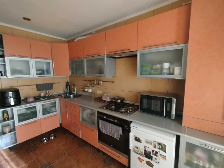 Urgent! For Sale: 2-room apartment in a new building in Rozsoshentsy