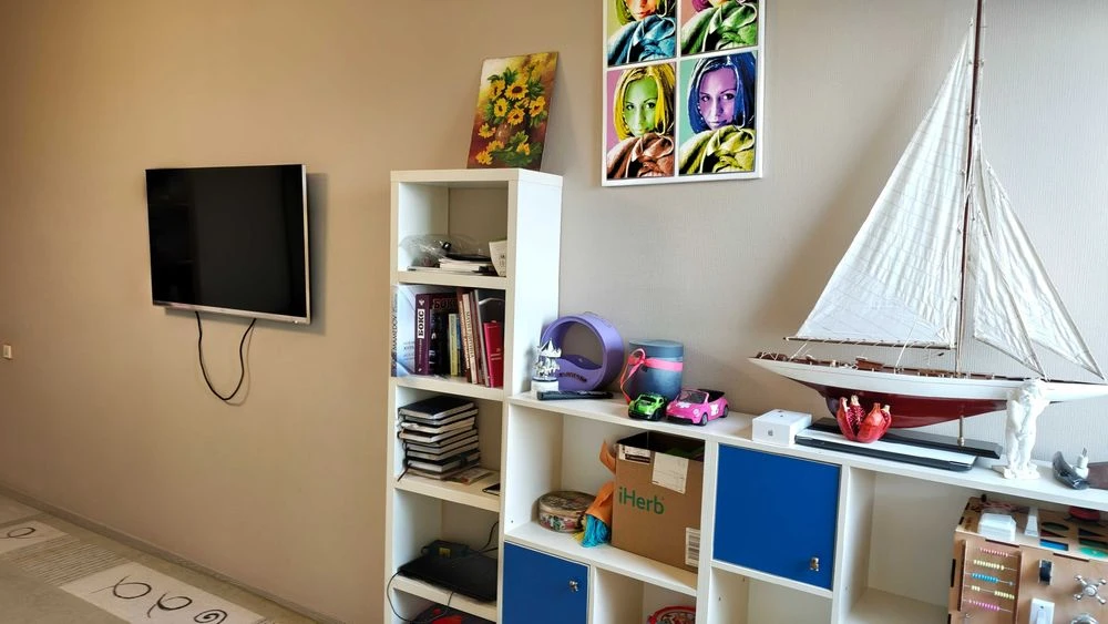 Sale of a 3-room apartment on Mykola Mikhnovsky Boulevard