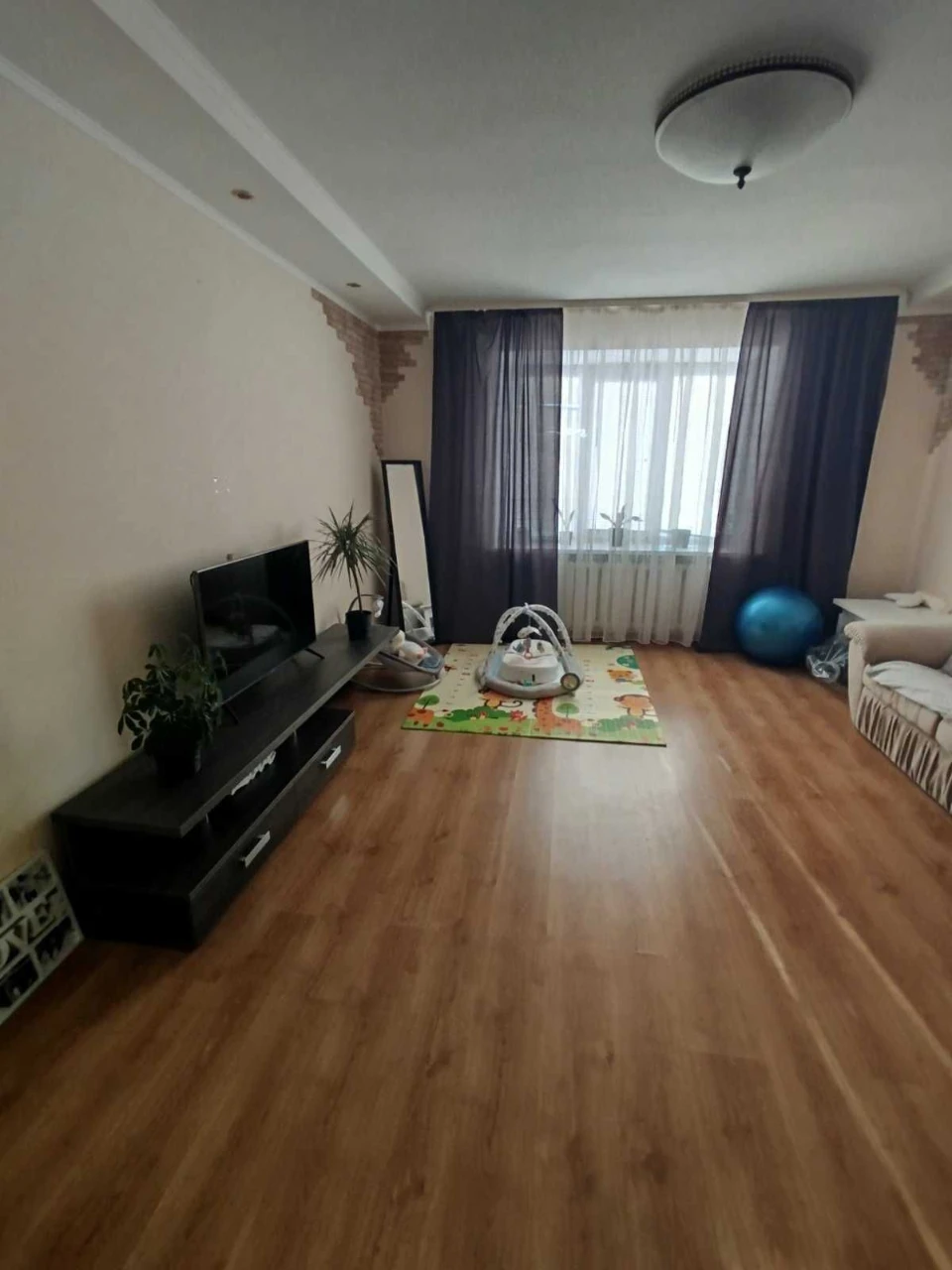 Urgent! For Sale: 2-room apartment in a new building in Rozsoshentsy