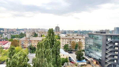 Sale of a 3-room apartment on Mykola Mikhnovsky Boulevard