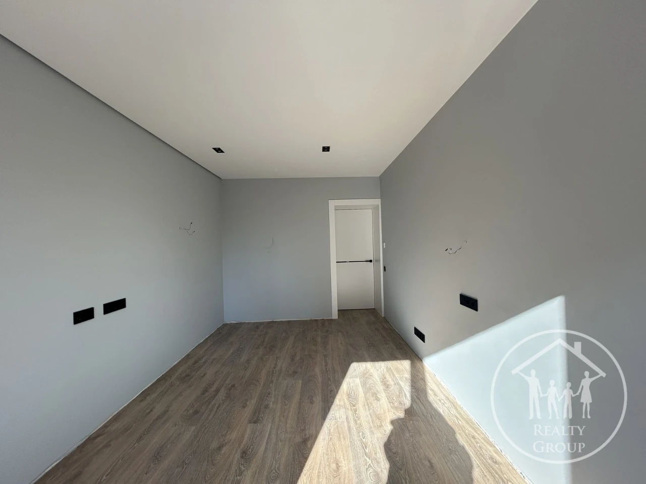 Attention!! Sale of a 2-bedroom apartment with renovation, 70m2!! Sykhov