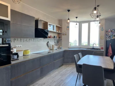 For sale two-level apartment near the metro