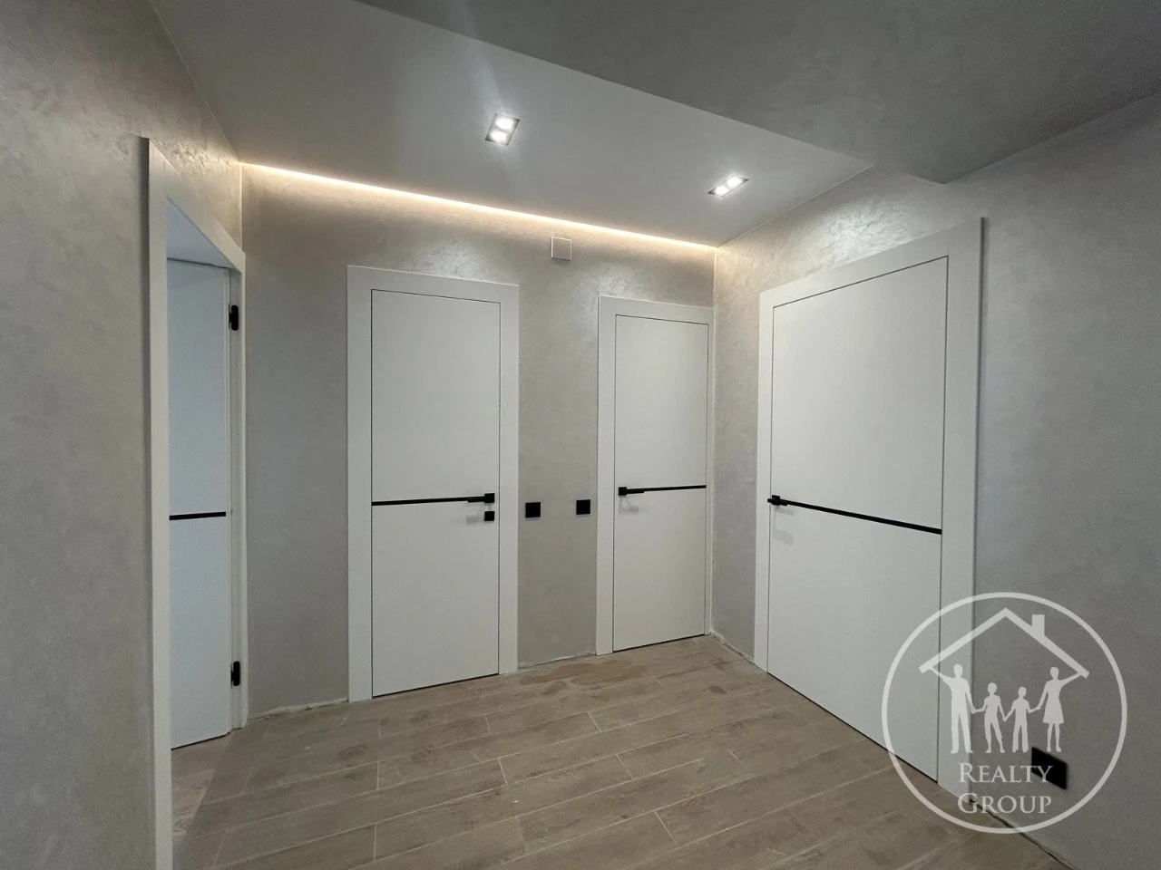 Attention!! Sale of a 2-bedroom apartment with renovation, 70m2!! Sykhov