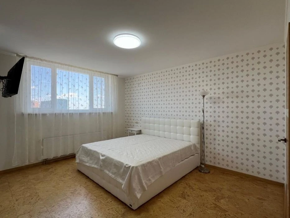 For sale two-level apartment near the metro