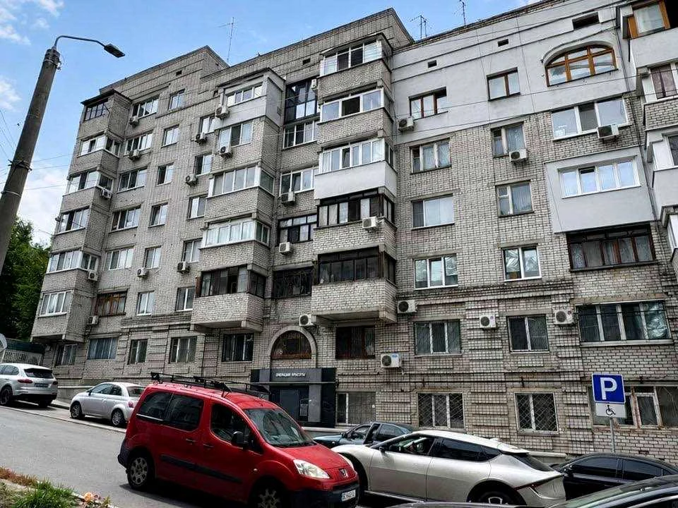 Квартира. Дніпро, Крутогірний узвіз