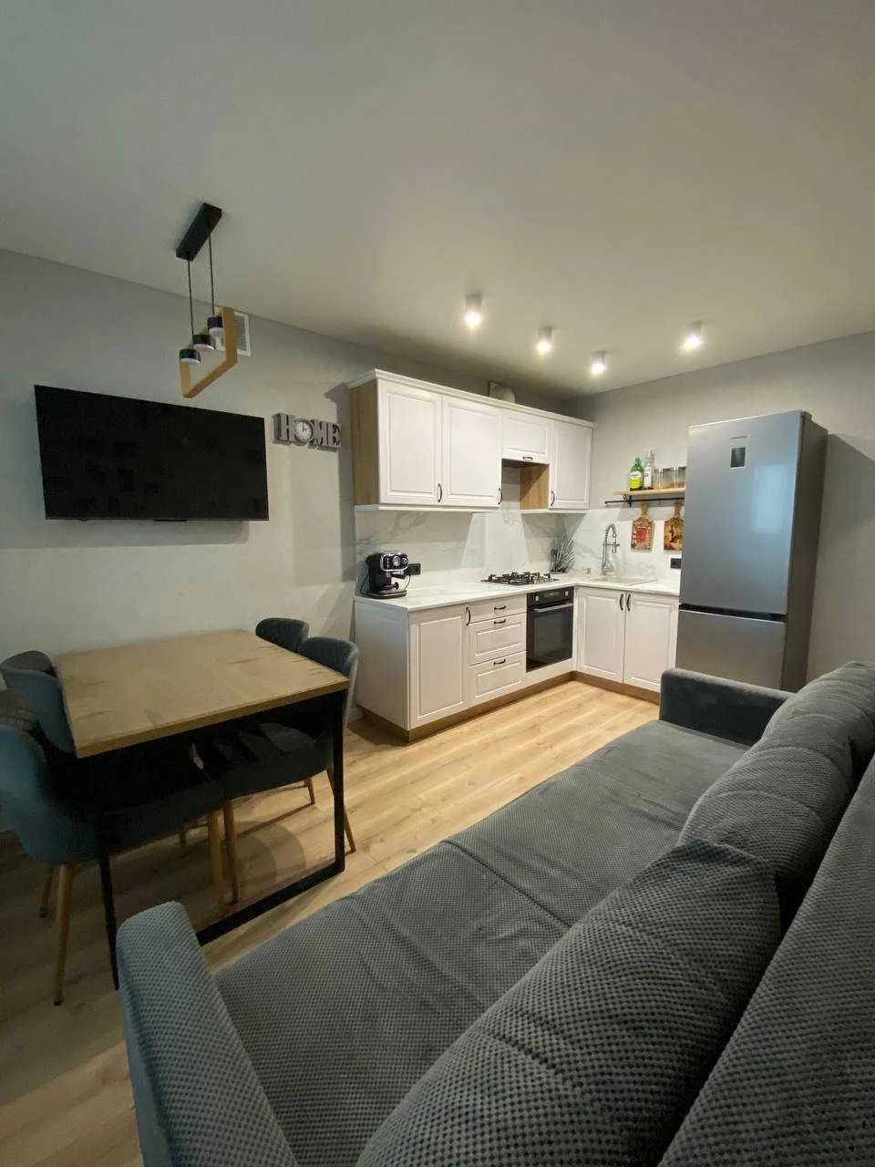 For Sale: 2-bedroom apartment in Lugansk, 15 (62 sq m), 3rd floor in a building with autonomous heating