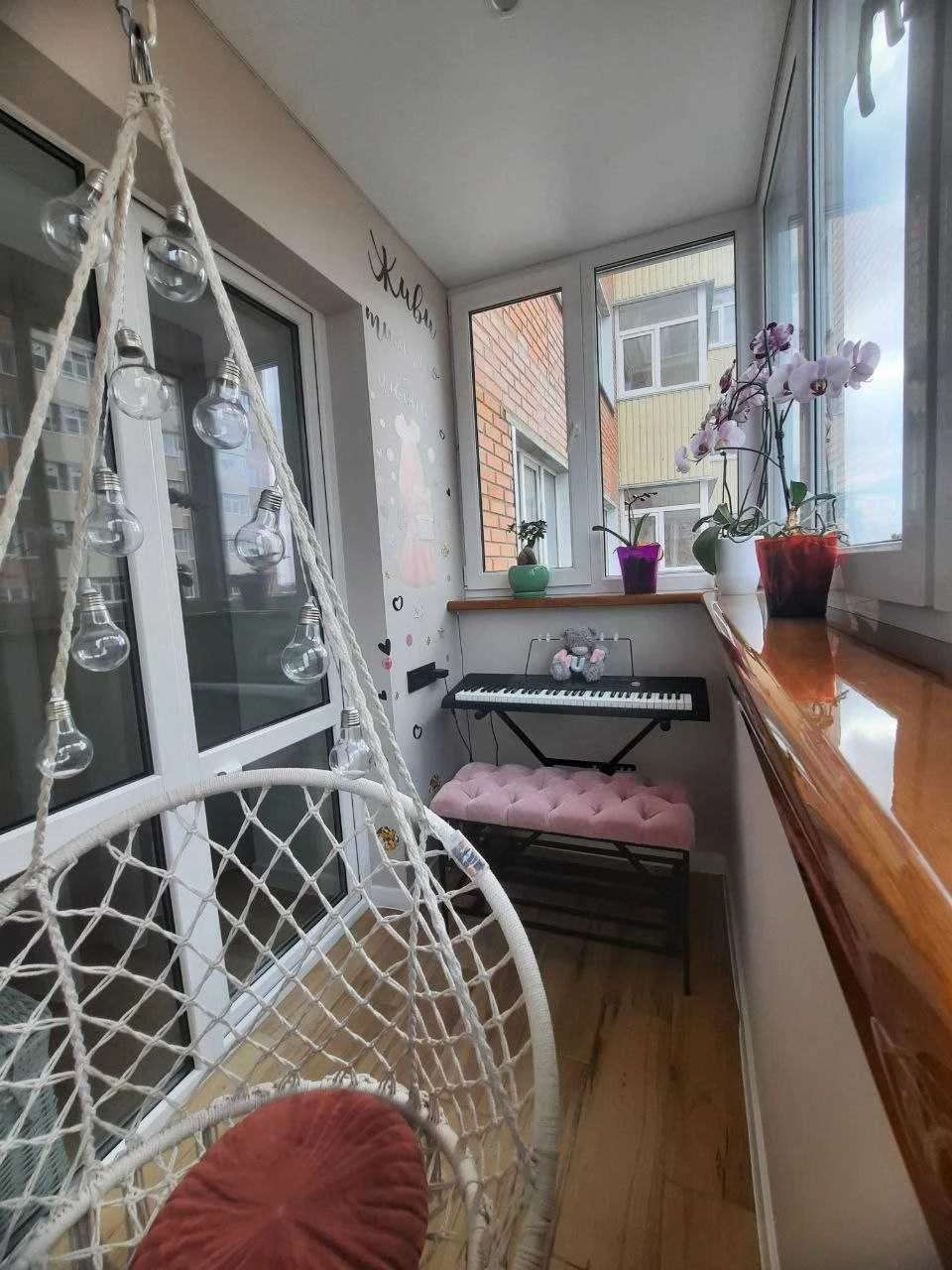 For Sale: 2-bedroom apartment in Lugansk, 15 (62 sq m), 3rd floor in a building with autonomous heating