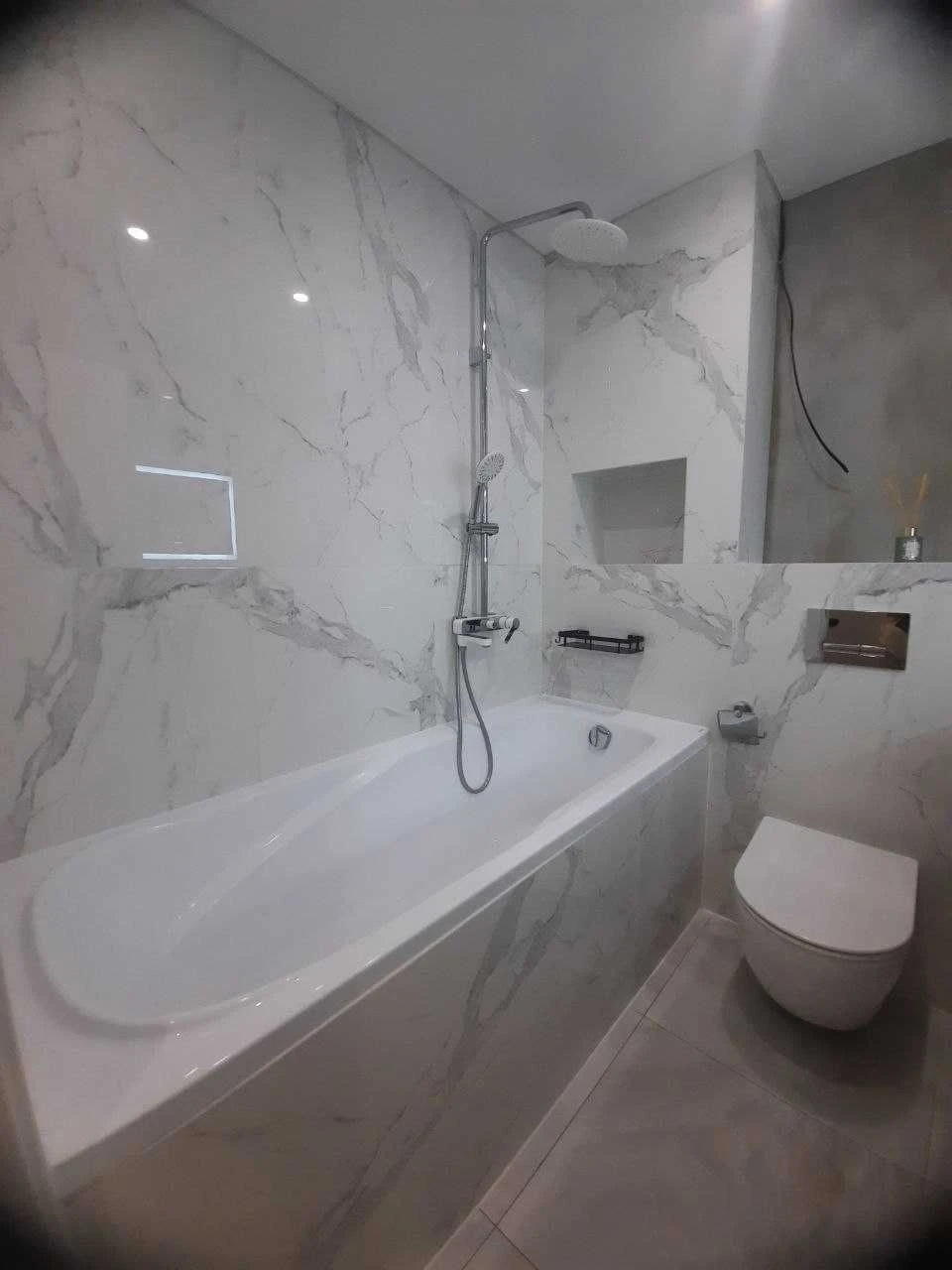For Sale: 2-bedroom apartment in Lugansk, 15 (62 sq m), 3rd floor in a building with autonomous heating